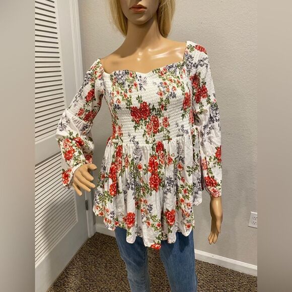 torrid Tops - Torrid Scrunchie/floral/ditzy /flirty off shoulder flare sleeves top